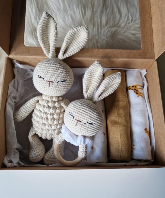 Rankų darbo burbulinis zuikutis, barškutis ir 3 vnt. merliukų